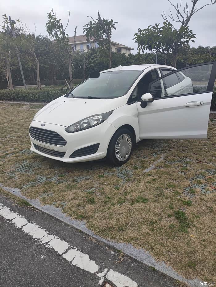 车主实拍 2月22买的二手13年福特嘉年华三厢手动1.5l