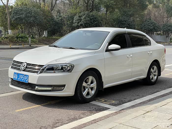 大众朗逸2013款经典16l自动风尚版行驶8万