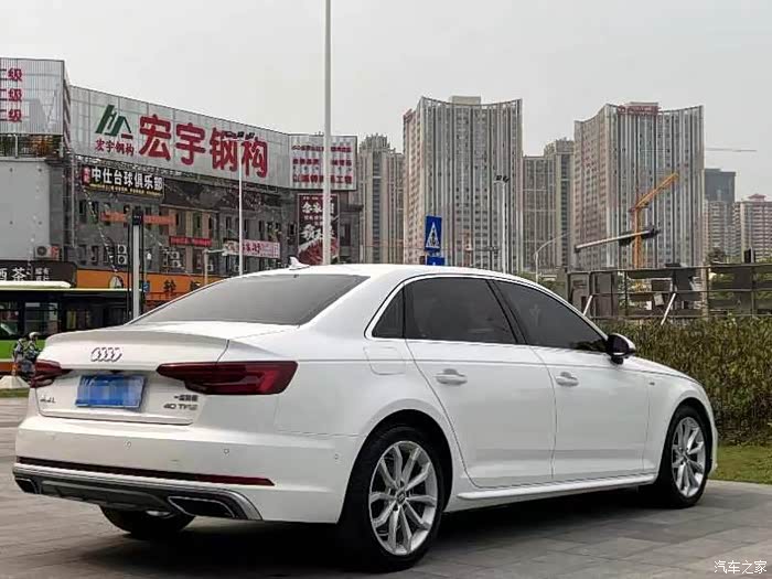 奥迪a4l时尚型19年19款一手后排独立空调自动驻车