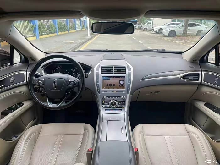 19年5月 林肯mkz 2.0t尊雅版 配置超高 四门无匙进
