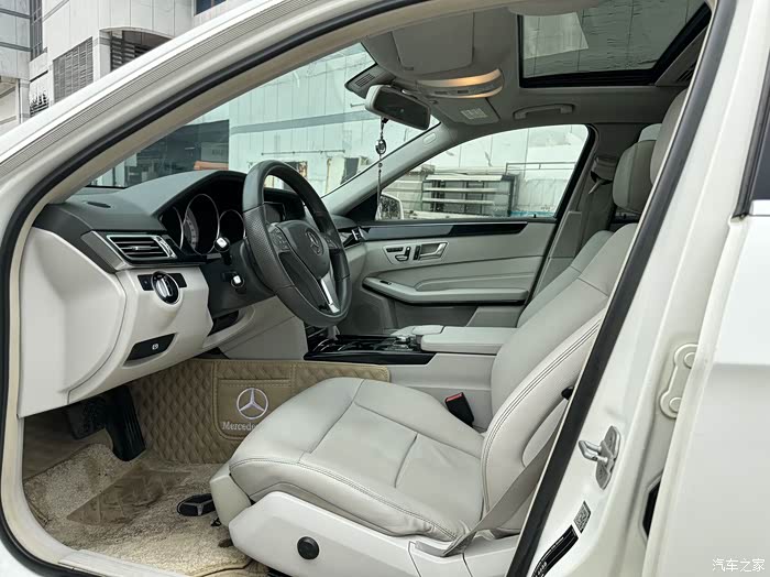 14年1月奔驰e26018t自波天窗双电动记忆座椅