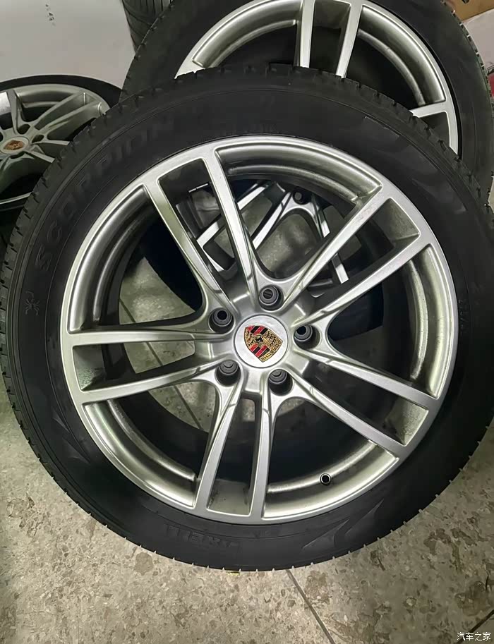 20寸保时捷卡宴轮毂轮胎精品成色套件感兴趣的可以来