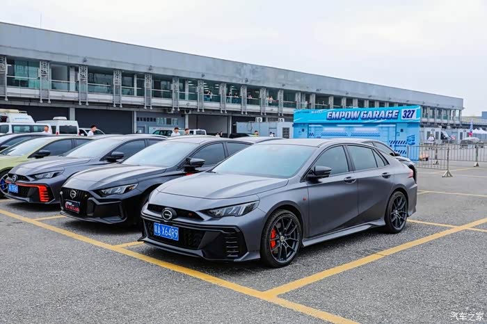 广东国际赛车场感受不一样的速度与激情