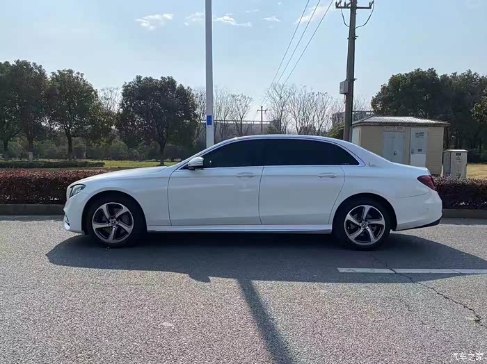 19款奔驰e300l运动豪华25xx