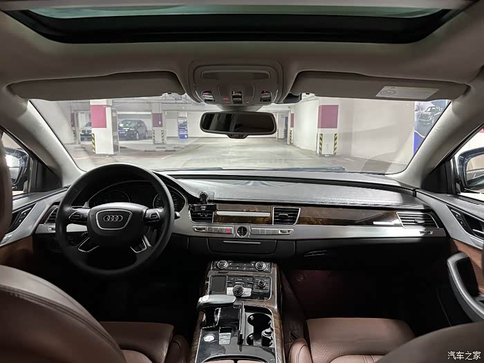奥迪a82017款a8ltfsiquattro豪华型2017年上牌全款248