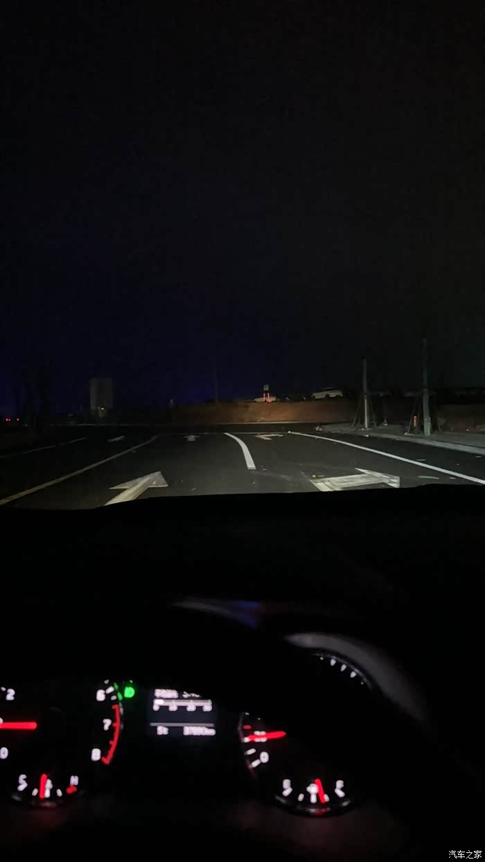 17年k3改灯分享夜间行车跑高速感觉亮度不够这次出来上班