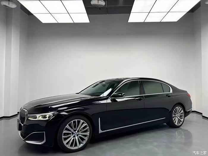 22年宝马740li豪华版 2万公里.原版原漆.极品一手 哈