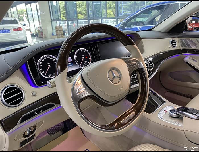 出15款奔驰迈巴赫s400