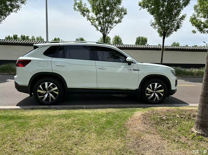 卖!探岳330两驱豪华白色