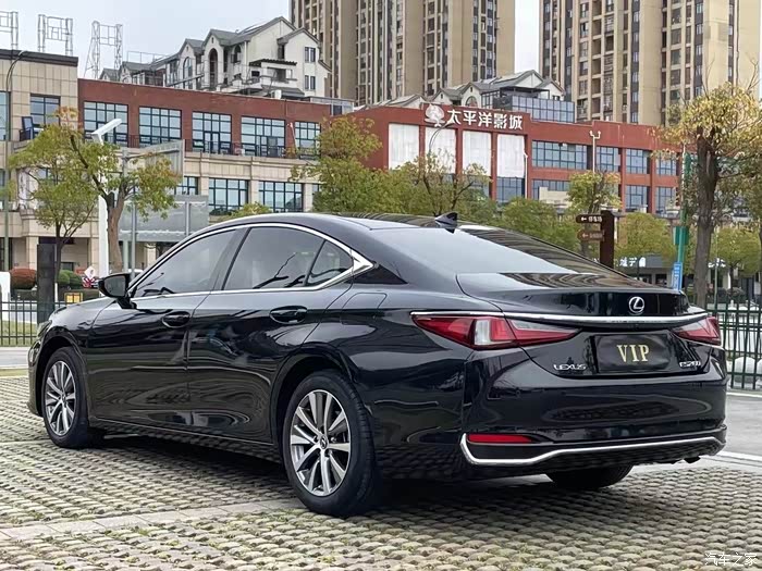 21年上牌雷克萨斯es200,20款卓越版,私家一手,精品车