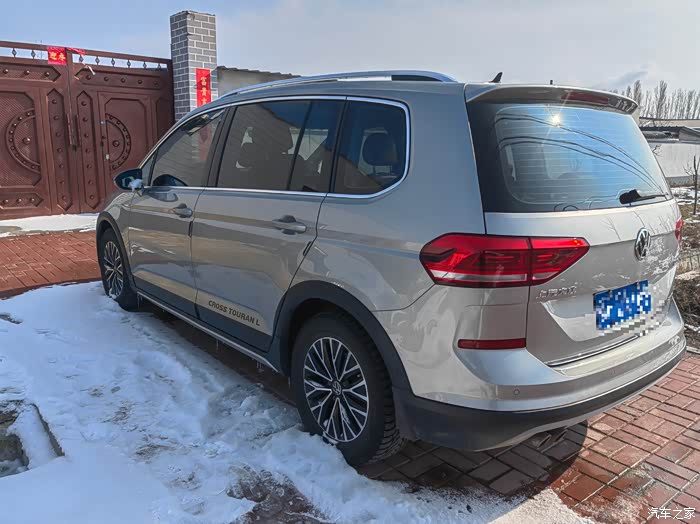 坐标新疆伊犁19年5月6座途安l拓界豪华版