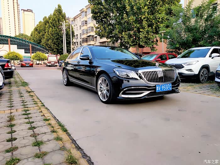 出售一台16年奔驰s320l商务版外观升级迈巴赫套件原版