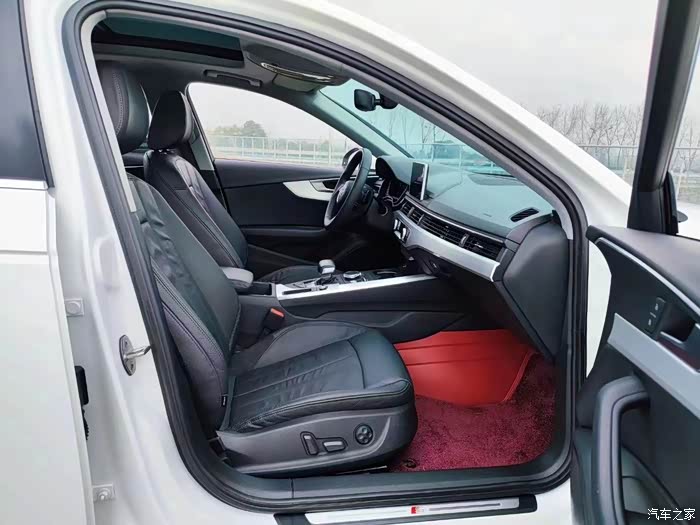 最新到店:2021年奥迪a4l时尚,全车原版,少量做漆,成色