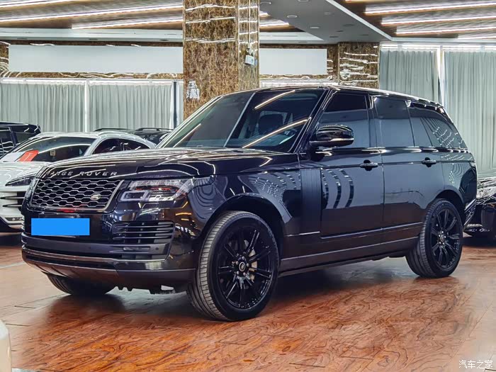 路虎揽胜行政2022年1月上牌中规汽油30tl6