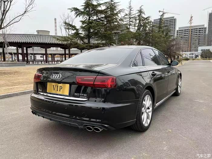 16年奥迪a6l45tfsi quattro 运动型,黑外棕