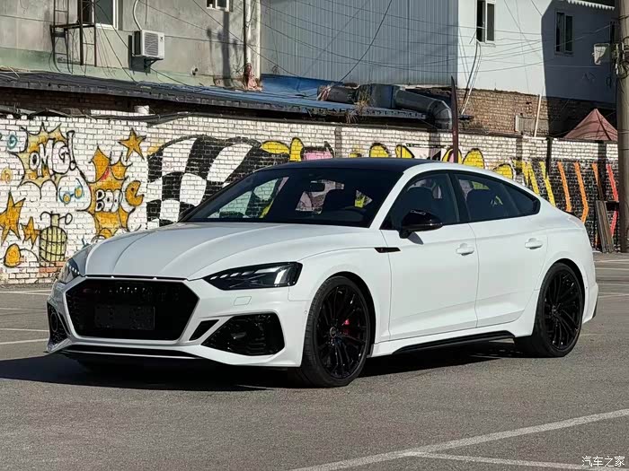 奥迪rs5sportback黑曜版2022年11月1