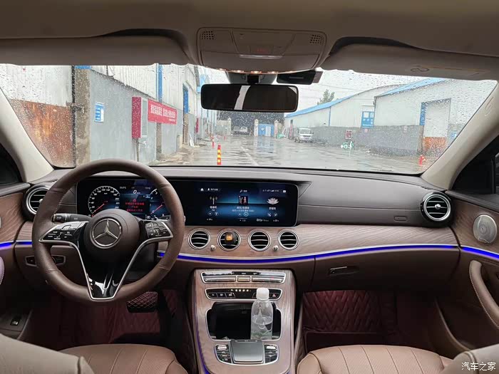 21年奔驰e300豪华,个人一手车,原版原漆,3万公里带车衣