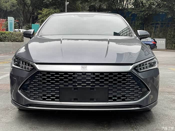 比亚迪秦plus2021款dmi55km旗舰型