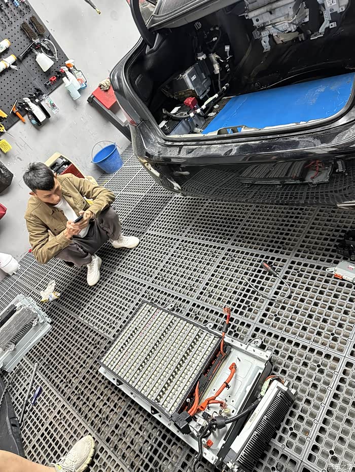 雷克萨斯ls600hl更换混动电池