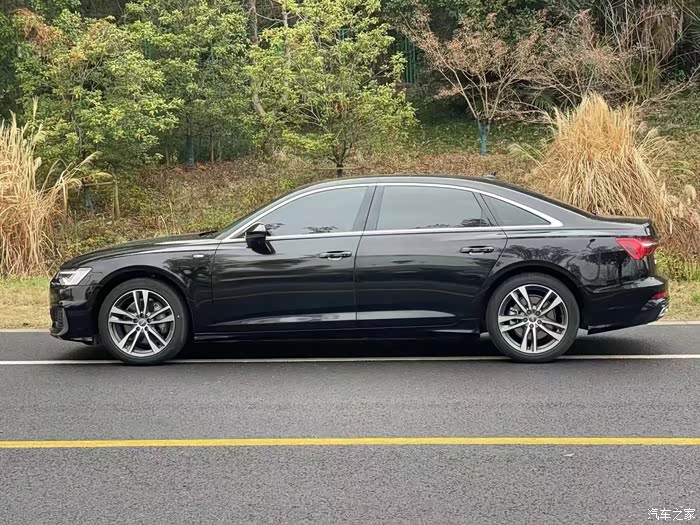 2021年奥迪a640豪华动感3万多公里原版一手价格