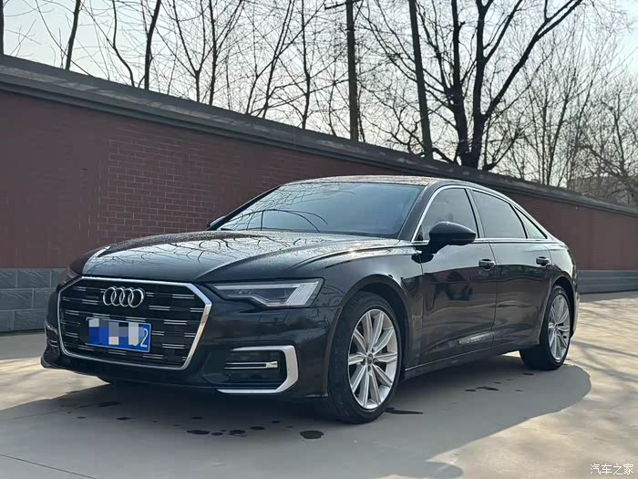 21款21年奥迪a6l黑色外观双拼内饰升级最新款前脸加