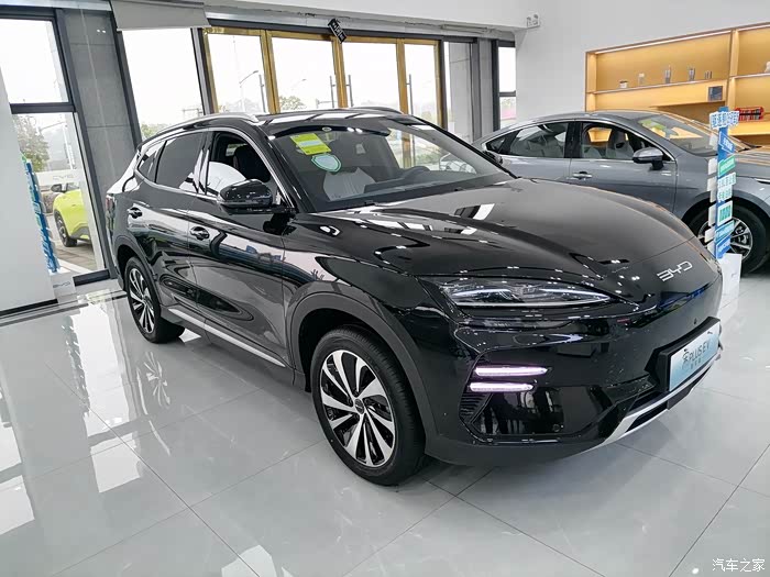 比亚迪宋plusev冠军版黑色经典你觉得呢