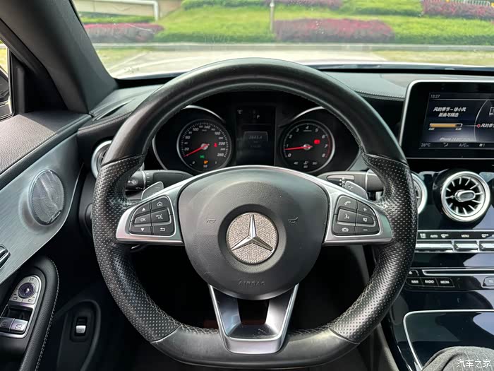 出售一台奔驰c级进口2018款c200轿跑车20
