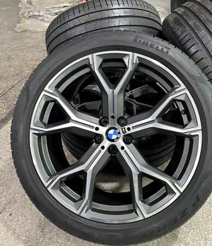 21寸宝马741m树杈轮毂轮胎精品套件喜欢的可以来