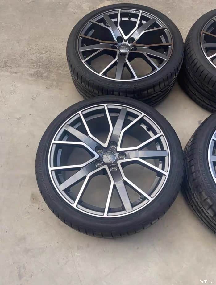 19寸奥迪s4轮毂钢圈正品原厂原装带轮胎有意向的看过来
