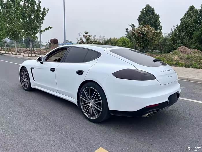 14年保时捷帕纳梅拉,3.0t四驱,多年前出过事