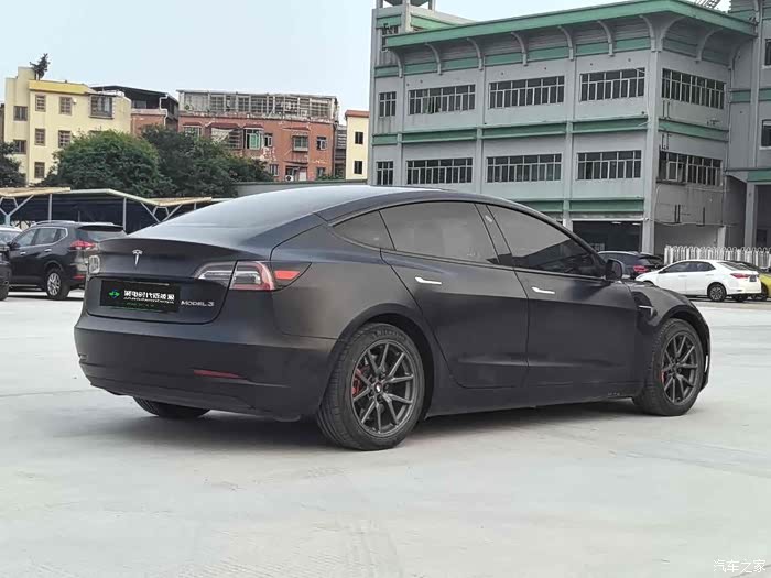 特斯拉model32020款改款标准续航后驱升级版