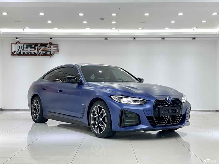 宝马i4 2022款 edrive40 23年上牌原漆,不到