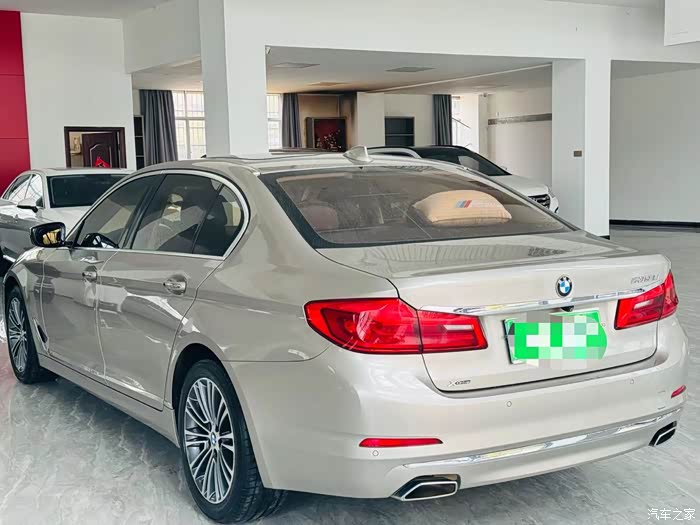 出自用一手18年宝马530li豪华版车况优秀无任何事故内