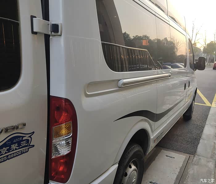 用车心得大通v80是一款非常实用的商用车