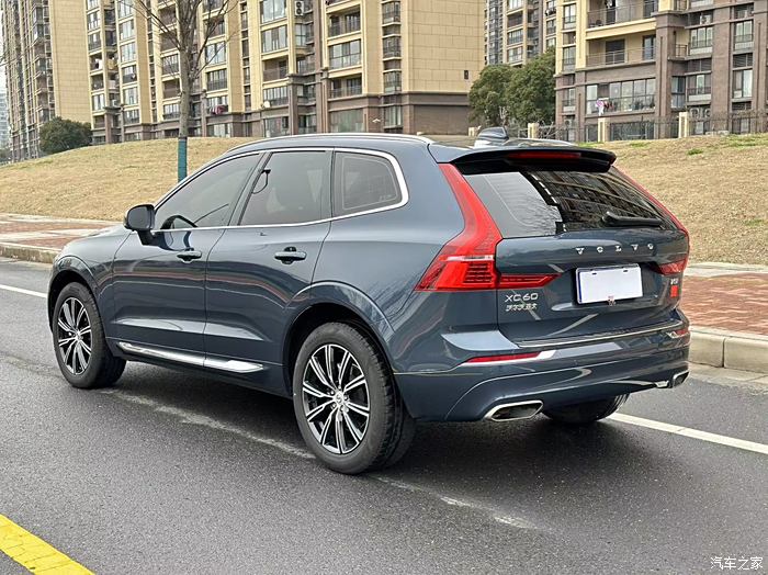 图 出一台沃尔沃 xc60 2021款 t5 四驱智远豪华版 2