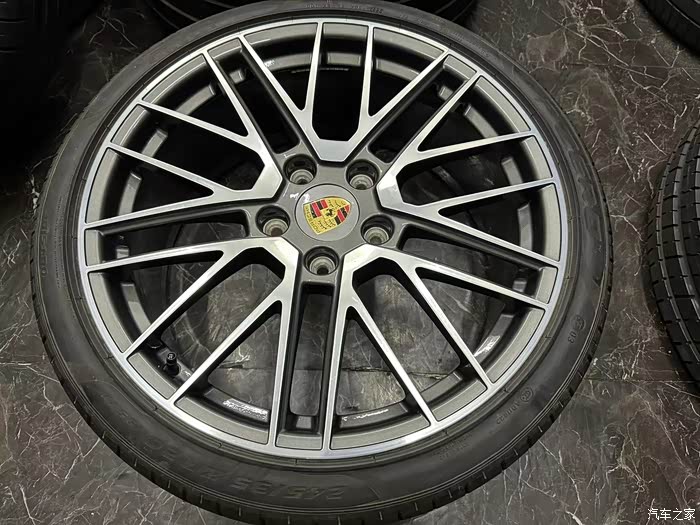 刚拆下来的保时捷911 前20后21寸 原厂正品德国产拆车轮