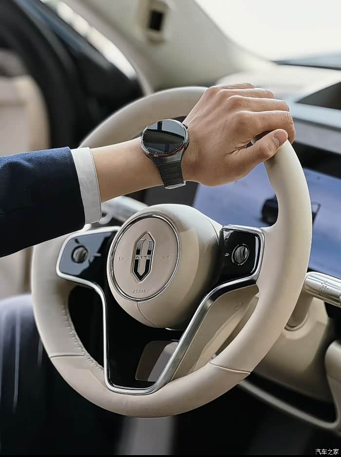 aito问界汽车在自驾方面具备多项显著优势让驾驶者在旅途中