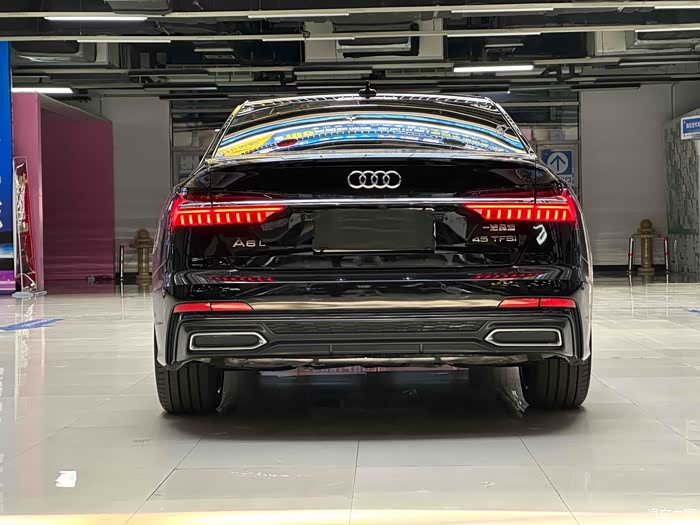 奥迪a6l2022款45tfsi臻选动感型原版原漆