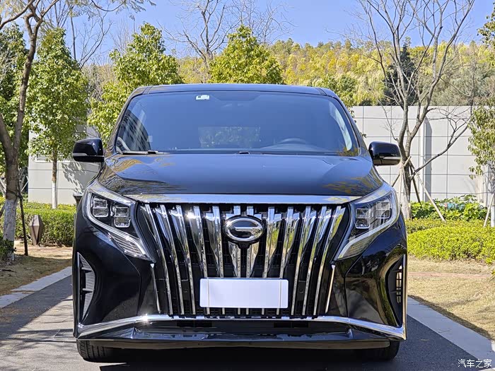 广汽传祺m82021款领秀系列390t尊享版2022年