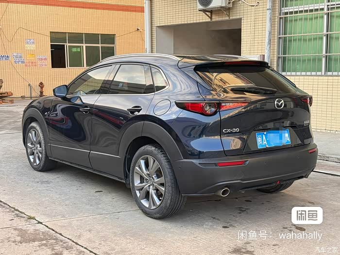 马自达cx30顶配尊悦版本人一手21年上牌晶钻蓝刚