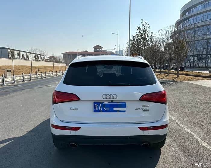 16年奥迪q5,2.0t四驱技术,双电动座椅带加热,个人一手