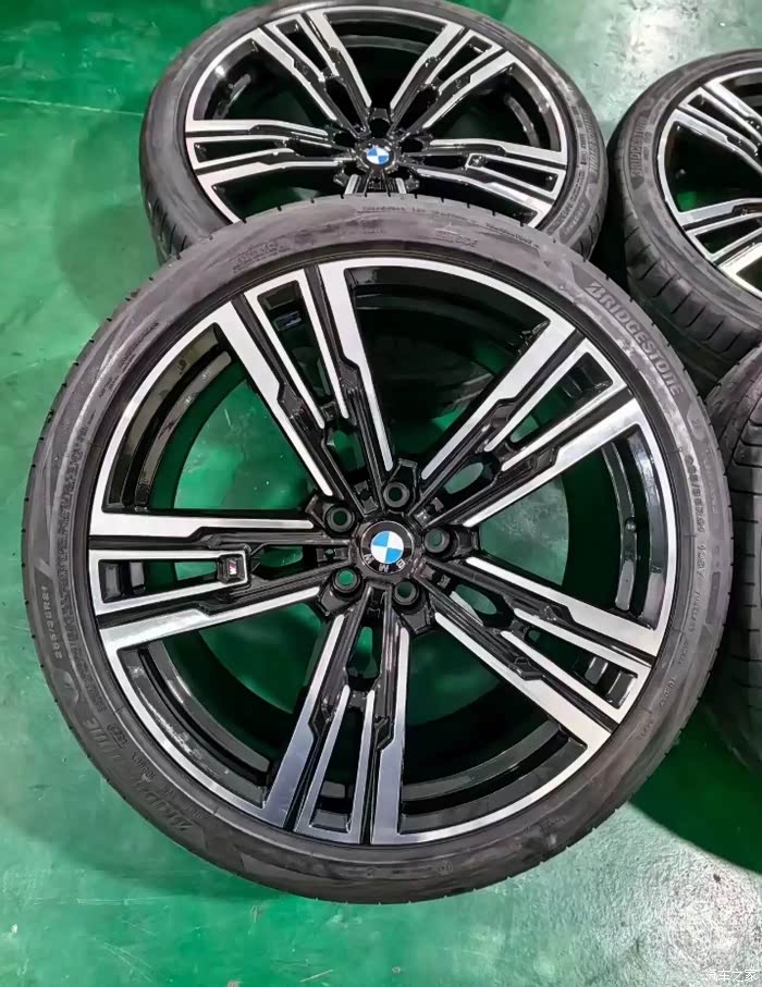 21寸宝马轮毂轮胎740原厂轮毂轮胎一套,有缘的可以约