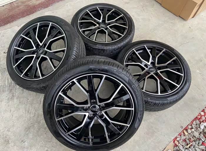 奥迪18寸a4轮毂带胎一套,感兴趣的来