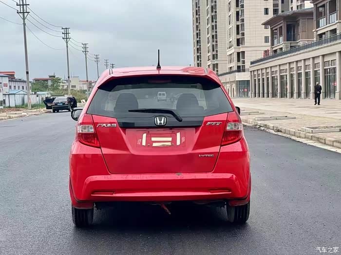 2012年10月一手车本田飞度13l自动