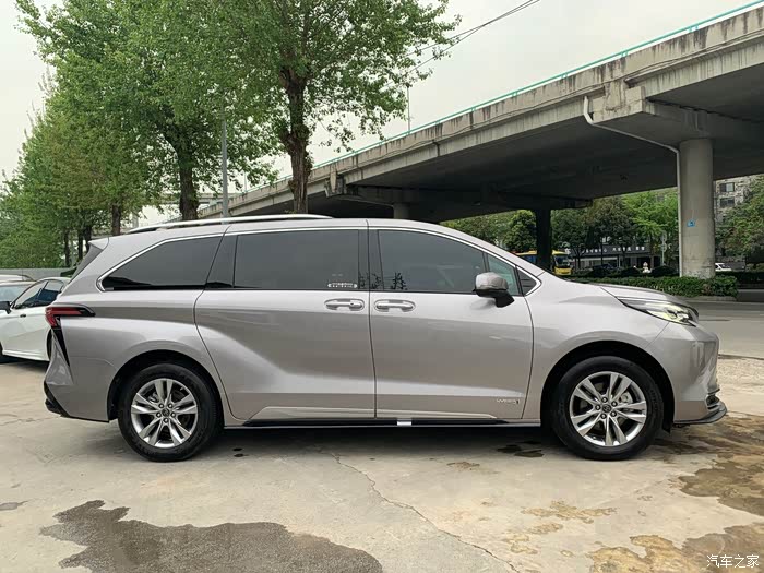 30多万开走丰田赛那sienna2021款25l