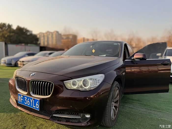 13年9月宝马535gt30t典雅一手车61万