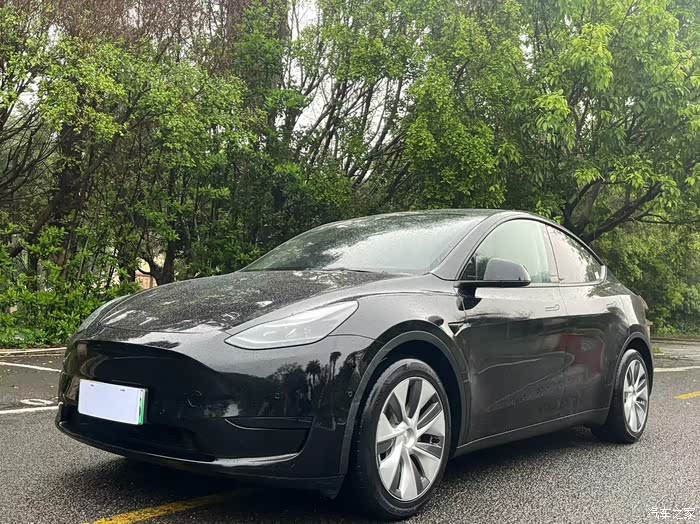 拿下22年特斯拉modely一手未过户4万公里原版2个