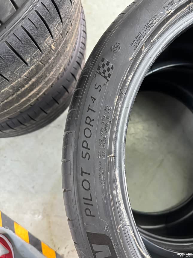 出自用米其林ps4sx3mx4m加宽后胎29535