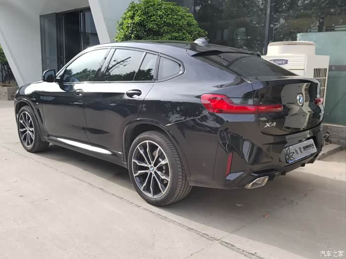 宝马x42022款xdrive30im运动套装