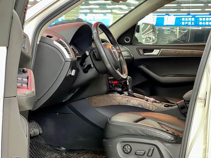 11年奥迪q5进口32l运动版新车落地70多万11